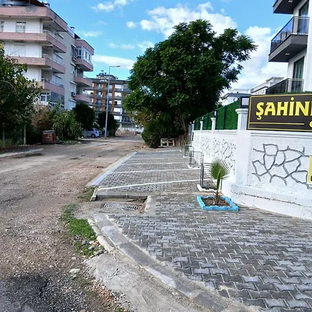 Sahiner アパートホテル